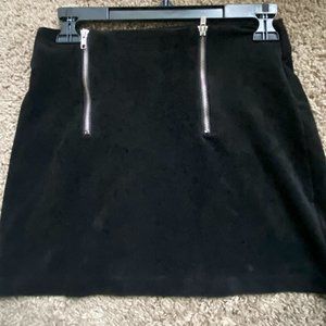 F21 SMALL BLACK SHORT SKIRT